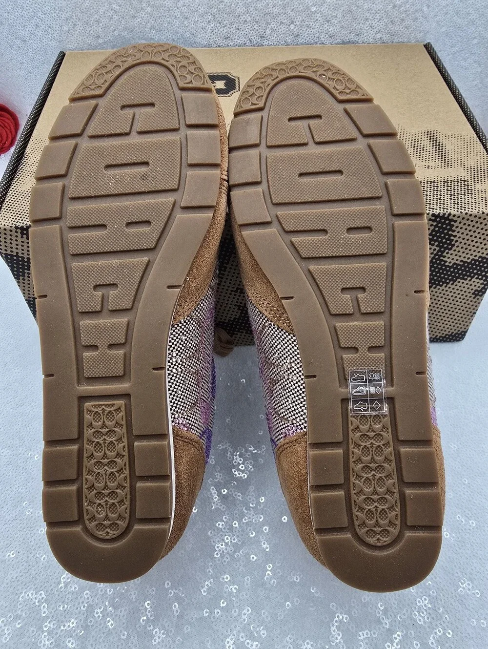 Coach Pastel Crystal Signature Jacquard suede Leather Streamlined Sneaker Sz 5